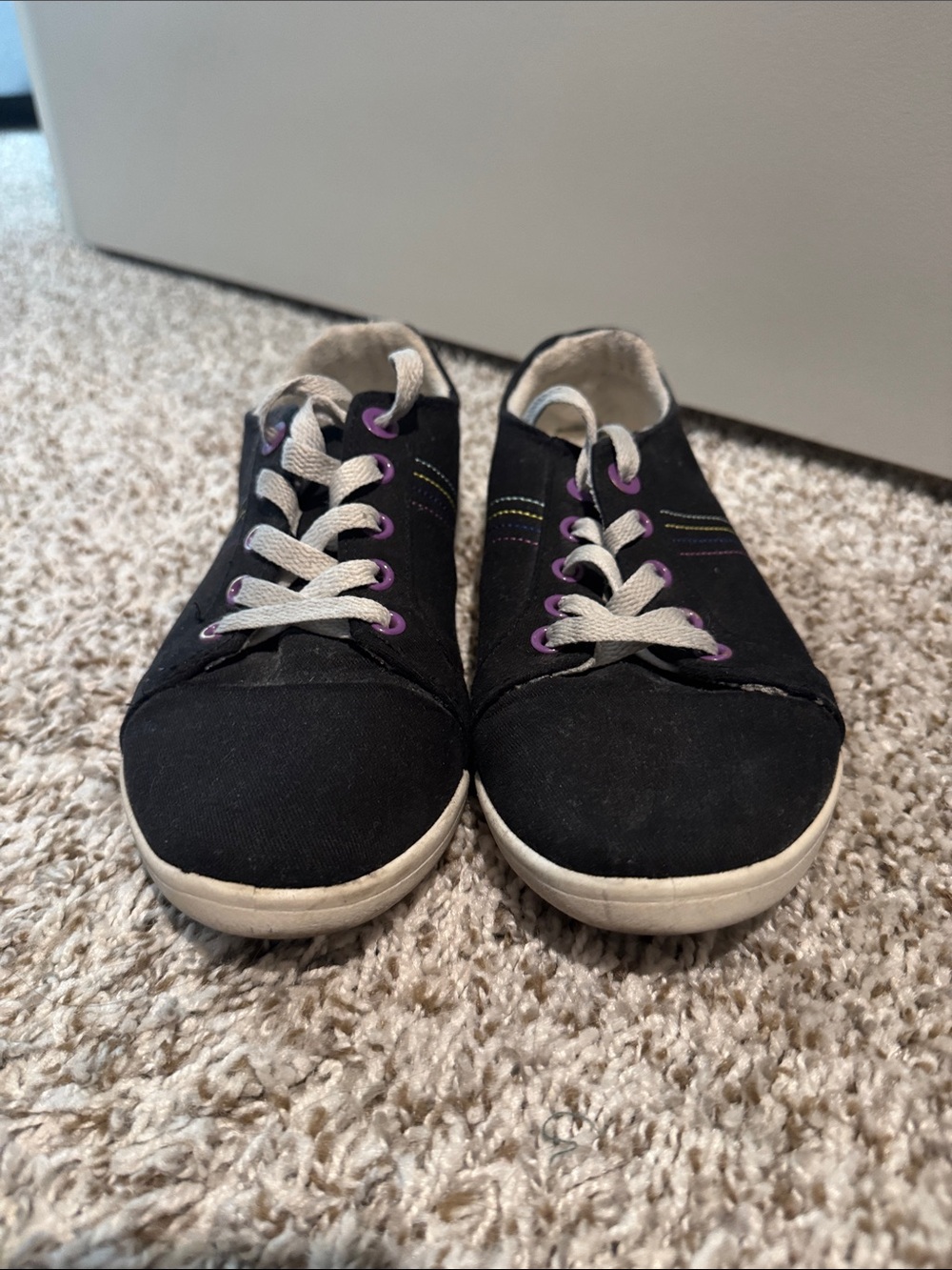 Vionic Black Sneakers with Purple Eyelets and White Laces